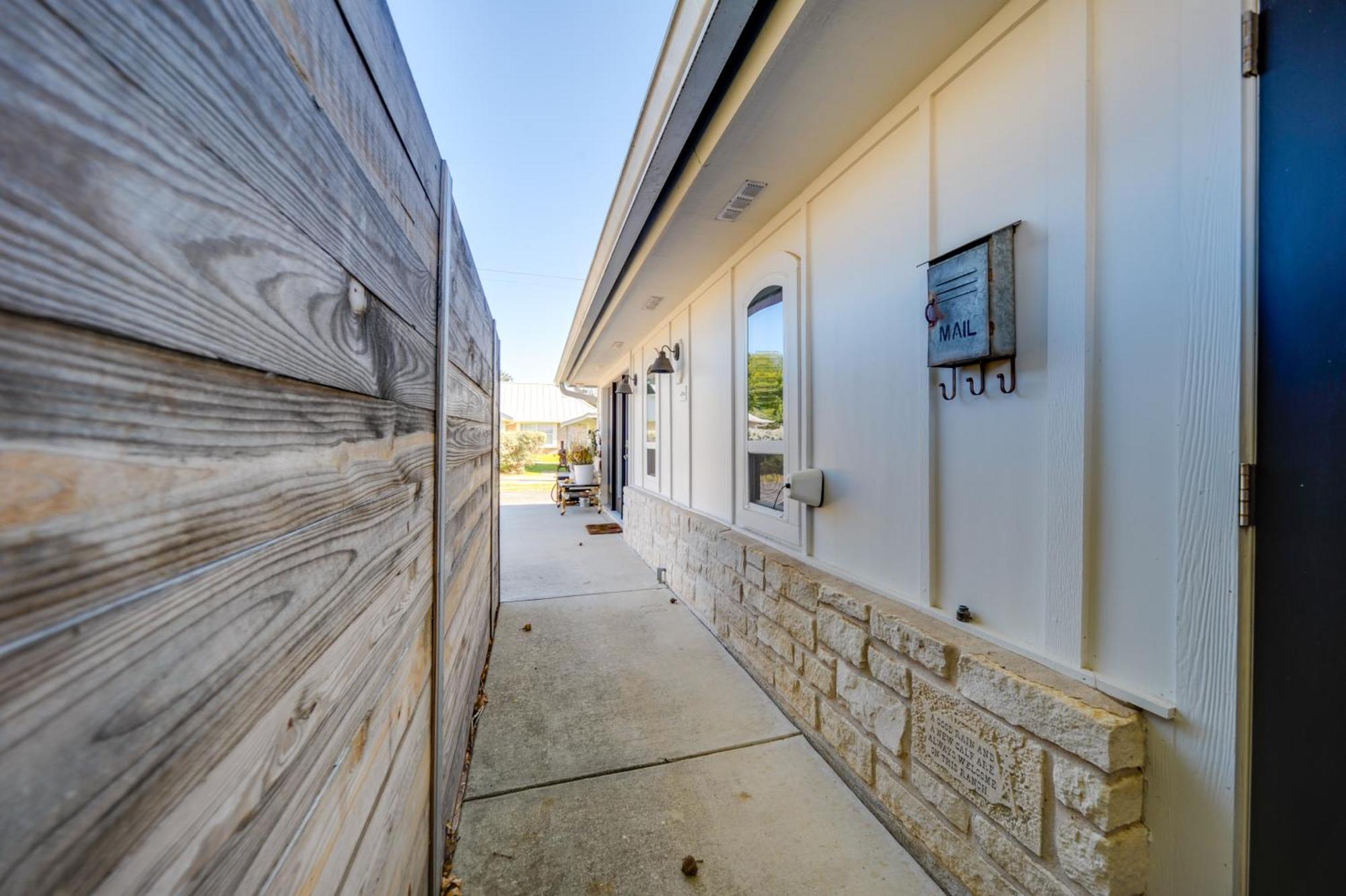 Fredericksburg Regan Cottage With Hot Tub! Dış mekan fotoğraf